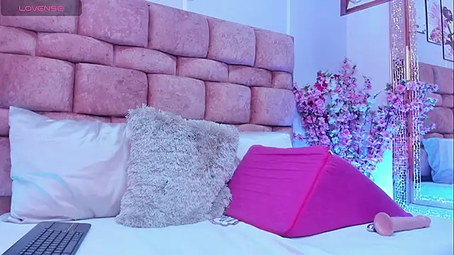 CurvaDorada noa online show from April 2026 09:39:33 PM