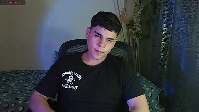 Snapshot of eithan_jonnes chatting on March 2026 08:59:02 PM eithan jonnes online show from March 2026 08:59:02 PM