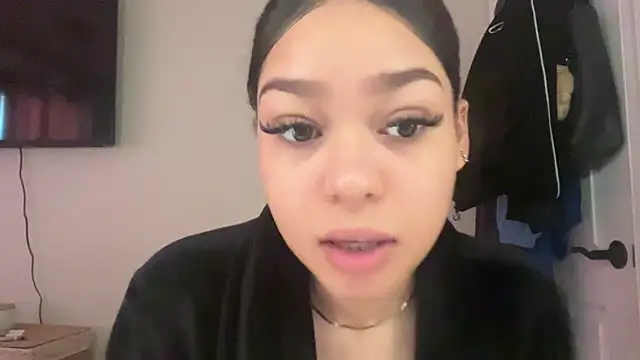 Snapshot of lizabbyyy chatting on May 2026 08:04:02 PM lizabbyyy online show from May 2026 08:04:02 PM