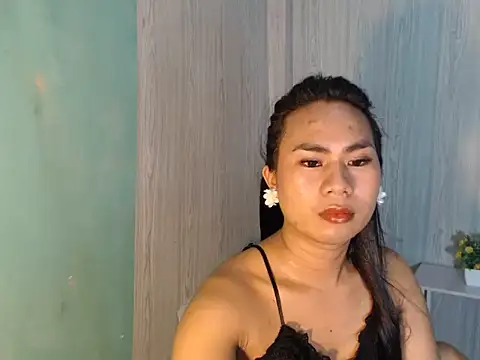 Snapshot of mauie69 chatting on June 2026 11:42:01 PM mauie69 online show from June 2026 11:42:01 PM