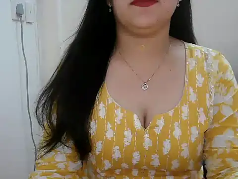 Snapshot of _chitranshi chatting on June 2026 05:23:02 AM chitranshi online show from June 2026 05:23:02 AM