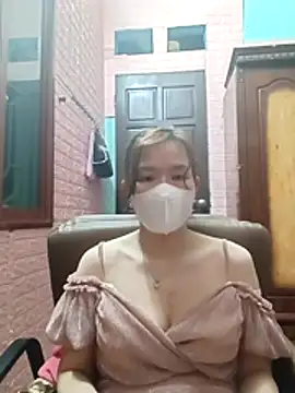 Snapshot of Trang26 chatting on February 2026 04:02:01 PM Trang26 online show from February 2026 04:02:01 PM