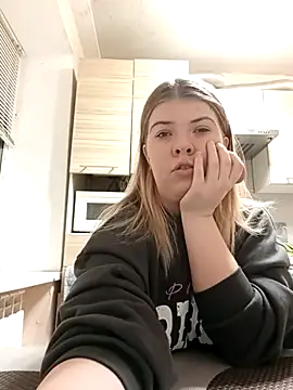 Snapshot of EvaTallor chatting on February 2026 04:48:01 PM EvaTallor online show from February 2026 04:48:01 PM