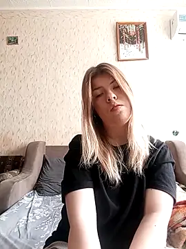 Snapshot of EvaTallor chatting on March 2026 06:41:02 AM EvaTallor online show from March 2026 06:41:02 AM