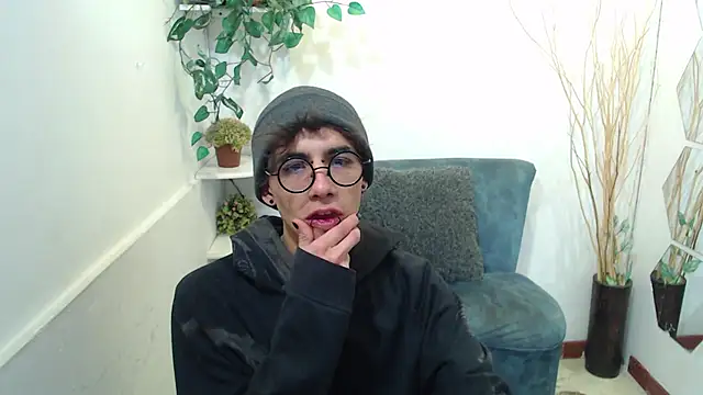 AaronBeer  online show from February 2026 11:42:02 AM