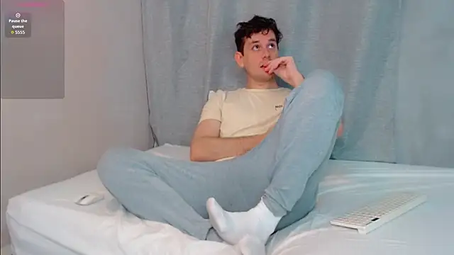 Snapshot of Luc_7 chatting on February 2026 09:11:02 PM Luc 7 online show from February 2026 09:11:02 PM