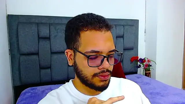 Snapshot of J_black_ chatting on March 2026 09:21:01 PM J black online show from March 2026 09:21:01 PM