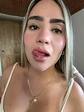 Snapshot of Miilana_ chatting on July 2026 09:42:01 PM Miilana online show from July 2026 09:42:01 PM