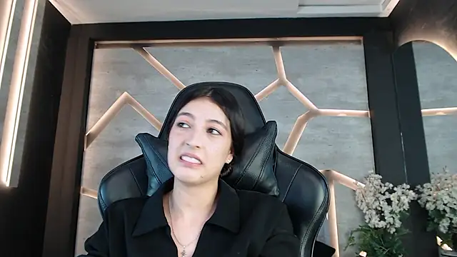 Snapshot of SinLickerr chatting on February 2026 07:37:02 PM SinLickerr online show from February 2026 07:37:02 PM