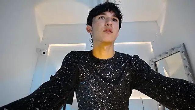 jullian ricci online show from April 2026 12:19:01 AM