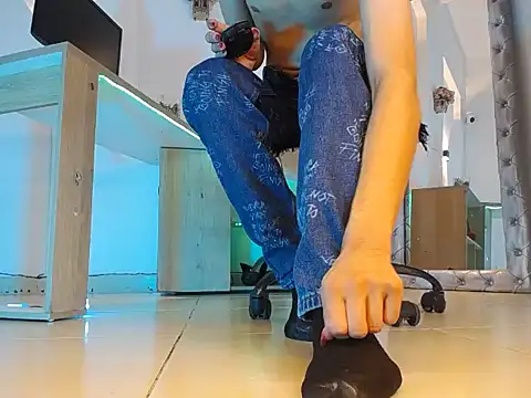 jullian ricci online show from April 2026 08:24:02 PM