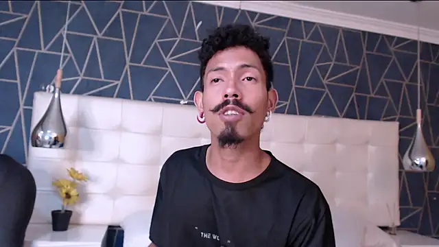 Snapshot of NoaahTylor chatting on February 2026 08:09:02 PM NoaahTylor online show from February 2026 08:09:02 PM