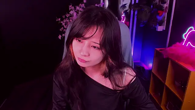 Snapshot of May_Ling chatting on June 2026 11:24:02 AM May Ling online show from June 2026 11:24:02 AM