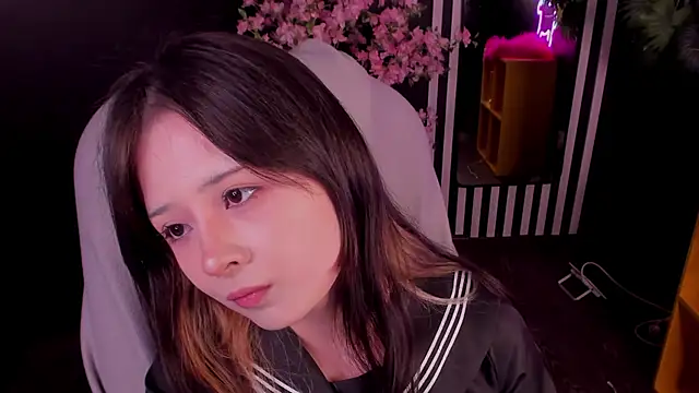 Snapshot of May_Ling chatting on July 2026 11:39:02 AM May Ling online show from July 2026 11:39:02 AM