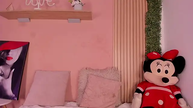 Snapshot of Winnie_cutee chatting on June 2026 05:12:01 AM Winnie cutee online show from June 2026 05:12:01 AM