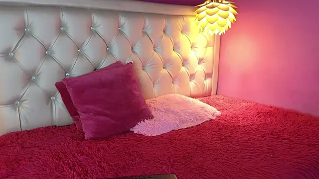 ivonne heaven online show from February 2026 04:22:01 AM