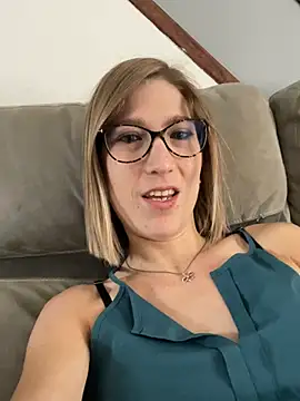 Snapshot of blondie-27 chatting on June 2026 08:15:02 AM blondie-27 online show from June 2026 08:15:02 AM