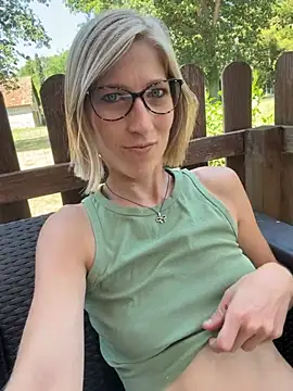 Snapshot of blondie-27 chatting on July 2026 12:08:01 PM blondie-27 online show from July 2026 12:08:01 PM
