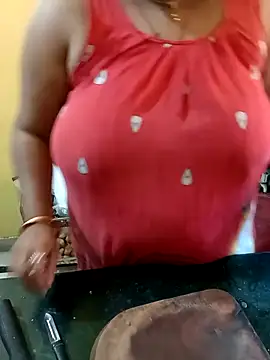 Snapshot of 02Roshni chatting on February 2026 09:43:01 AM 02Roshni online show from February 2026 09:43:01 AM