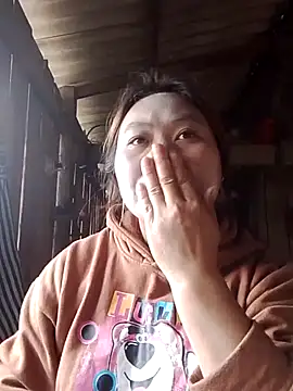 Snapshot of bany-lee chatting on May 2026 01:56:02 AM bany-lee online show from May 2026 01:56:02 AM