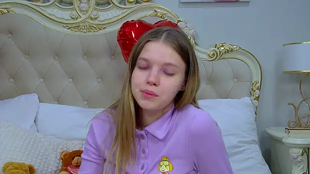 Snapshot of HallyBradley chatting on March 2026 11:16:02 AM HallyBradley online show from March 2026 11:16:02 AM