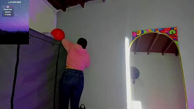 Snapshot of Zaphiro__Sky chatting on February 2026 08:33:02 AM Zaphiro Sky online show from February 2026 08:33:02 AM