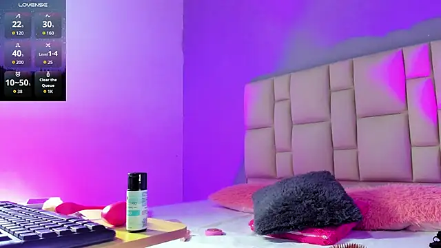 Snapshot of Zaphiro__Sky chatting on March 2026 08:43:01 AM Zaphiro Sky online show from March 2026 08:43:01 AM