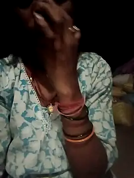 Snapshot of Desi_Couple_P chatting on May 2026 04:37:02 PM Desi Couple P online show from May 2026 04:37:02 PM
