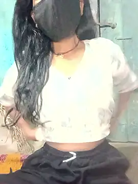 Snapshot of Desi_Couple_P chatting on May 2026 02:47:02 PM Desi Couple P online show from May 2026 02:47:02 PM