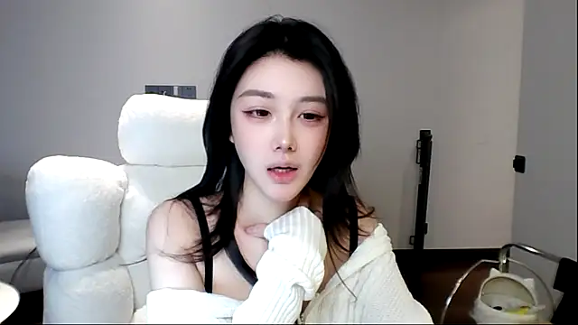 MedeLineayr online show from March 2026 05:45:02 PM