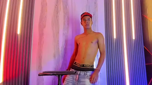 Snapshot of Vicky_and_Jeyco chatting on February 2026 08:38:02 PM Vicky and Jeyco online show from February 2026 08:38:02 PM