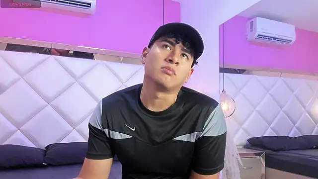 Bastixvontade online show from April 2026 10:15:02 PM