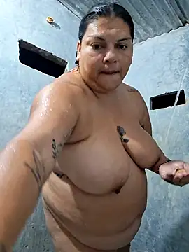 Juli Powl online show from April 2026 12:37:02 AM