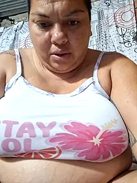 Snapshot of Juli_Powl chatting on June 2026 11:24:02 PM Juli Powl online show from June 2026 11:24:02 PM