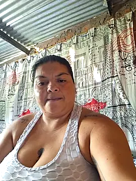 Snapshot of Juli_Powl chatting on June 2026 04:20:01 PM Juli Powl online show from June 2026 04:20:01 PM