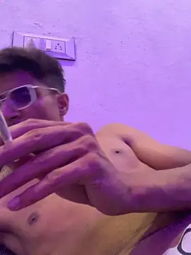 Snapshot of kaushikhotty chatting on May 2026 09:13:02 AM kaushikhotty online show from May 2026 09:13:02 AM