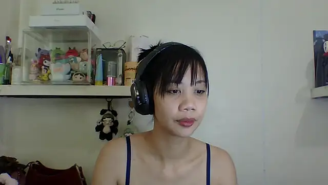 Snapshot of GloryKulikowski chatting on February 2026 04:08:01 AM GloryKulikowski online show from February 2026 04:08:01 AM