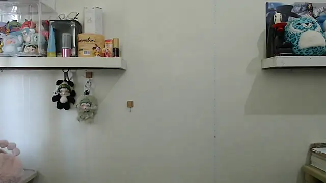 Snapshot of GloryKulikowski chatting on February 2026 06:43:02 AM GloryKulikowski online show from February 2026 06:43:02 AM