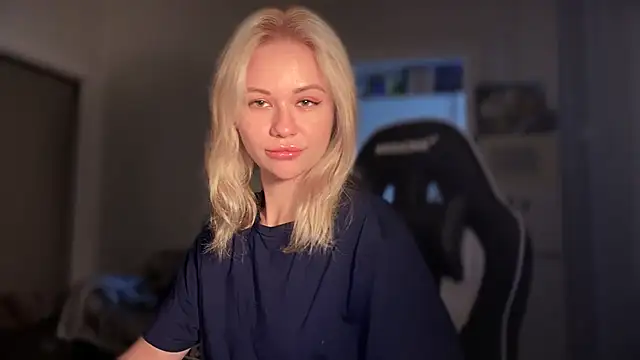 Leylia Lily online show from March 2026 10:42:01 AM