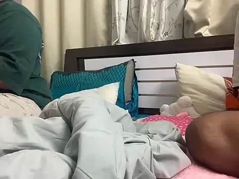 Snapshot of litt_couple chatting on February 2026 06:20:01 PM litt couple online show from February 2026 06:20:01 PM