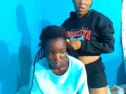 Snapshot of SexySlender_05 chatting on February 2026 10:51:02 PM SexySlender 05 online show from February 2026 10:51:02 PM