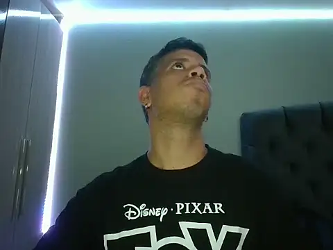 WILD BIGCOCK35 online show from February 2026 12:12:01 AM