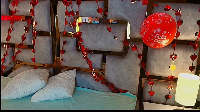 Anya Volker online show from February 2026 12:16:01 PM