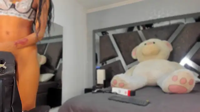 Snapshot of ElektraBomdans chatting on February 2026 03:49:02 AM ElektraBomdans online show from February 2026 03:49:02 AM