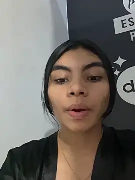 eimmy  skinny online show from May 2026 11:23:04 PM