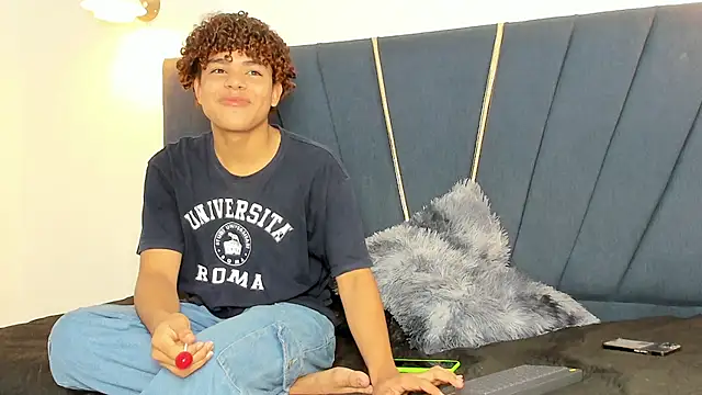 Snapshot of kleiver_cum18 chatting on February 2026 01:07:02 PM kleiver cum18 online show from February 2026 01:07:02 PM