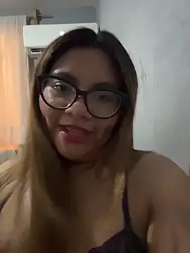 Snapshot of ludmila_x chatting on March 2026 05:24:02 AM ludmila x online show from March 2026 05:24:02 AM