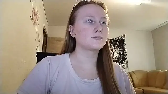 Snapshot of AnikaLipps chatting on July 2026 04:22:01 PM AnikaLipps online show from July 2026 04:22:01 PM