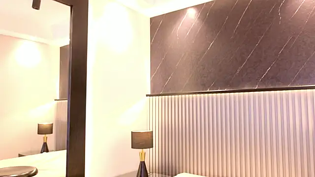 Kinsleybrown online show from April 2026 06:19:01 AM