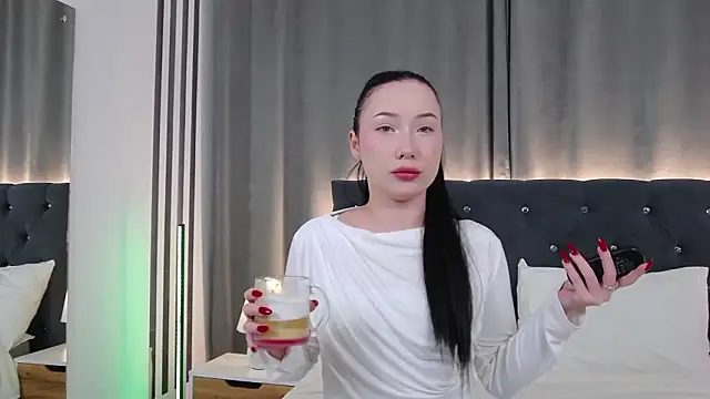 VikkyVonn online show from March 2026 12:10:02 PM